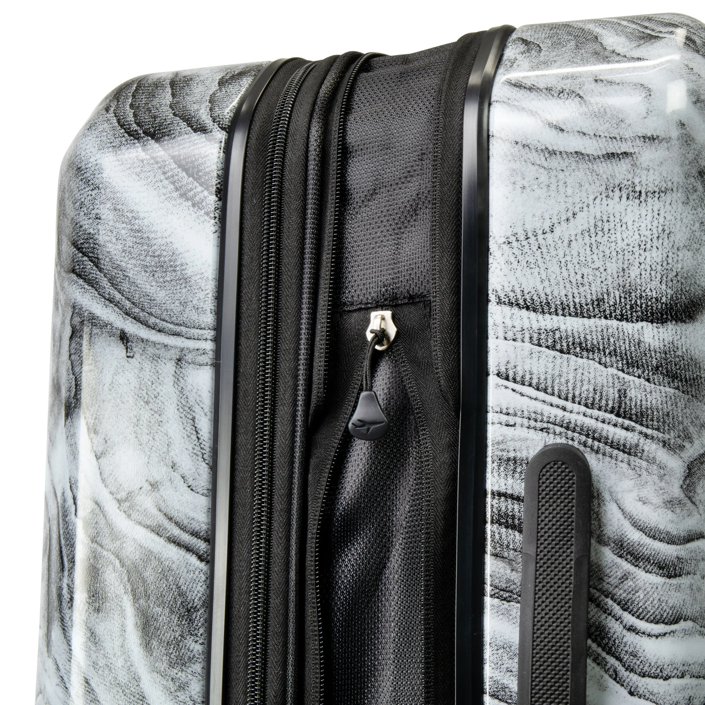 Nimbus 4.0 Hardside Carry-On Expandable Spinner