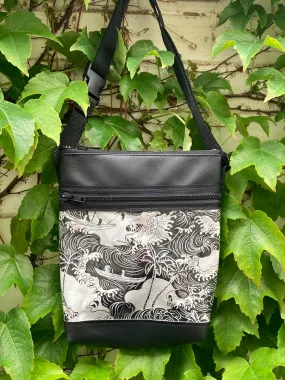 Topsy Bag - Black and White Hawaiian Waves